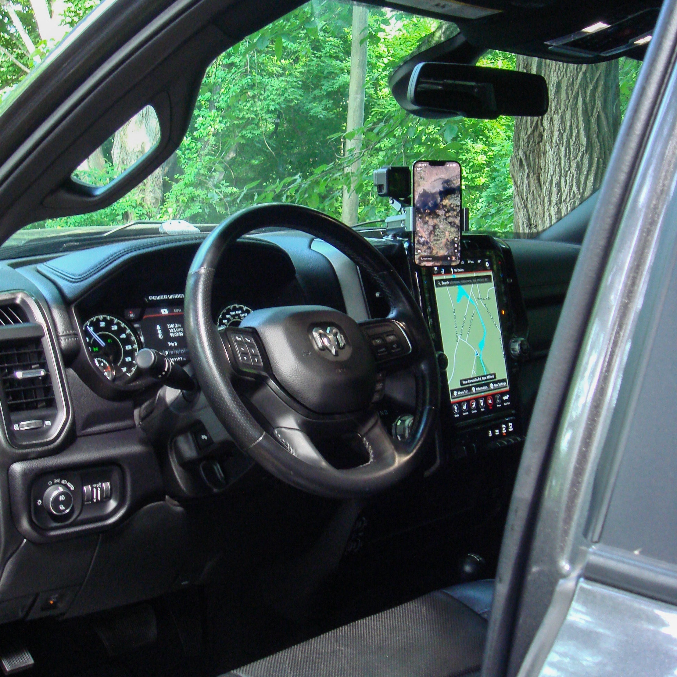 BuiltRight Industries Expands Heavy-Duty Truck Lineup with New Dash Mount for Ram 2500 Trucks