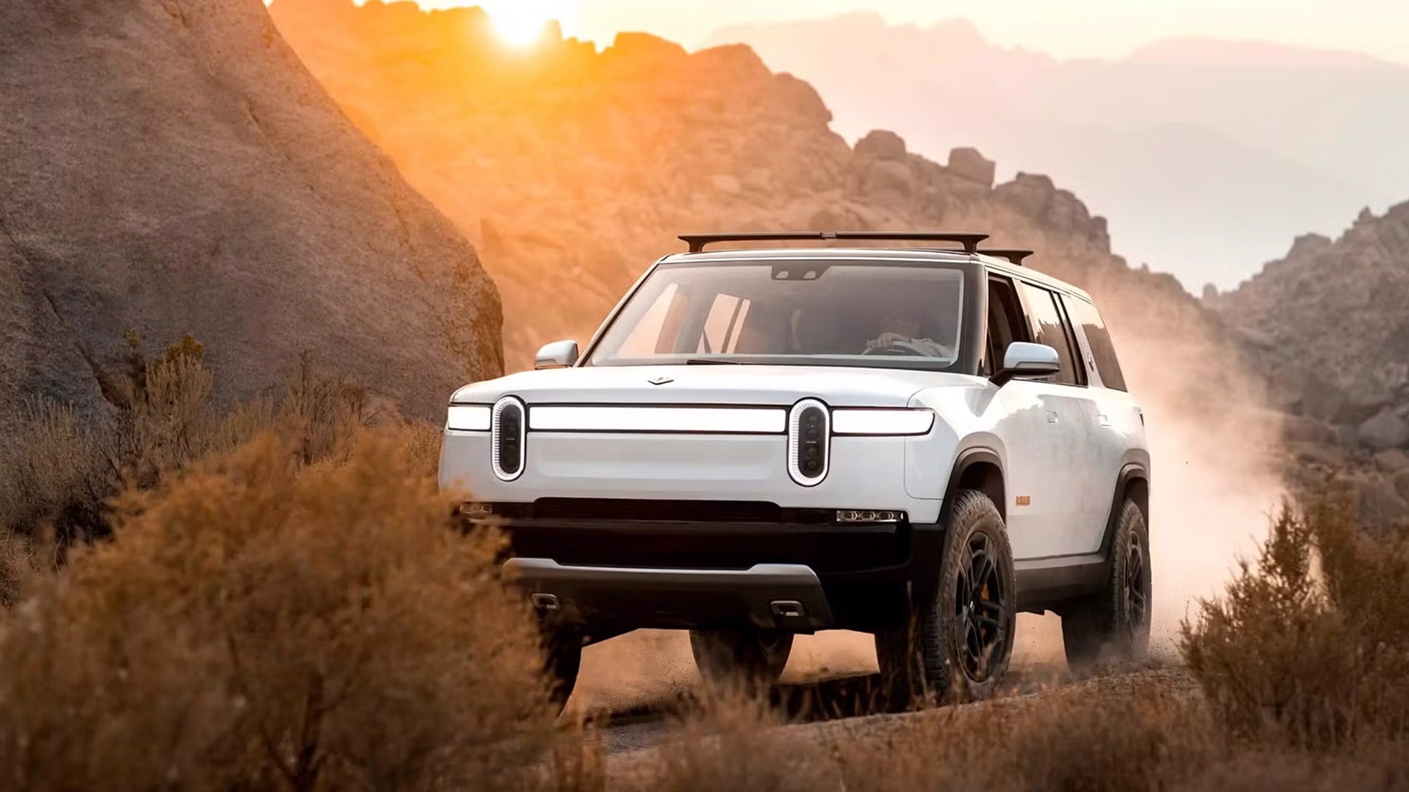 Rivian R1S (2022+)