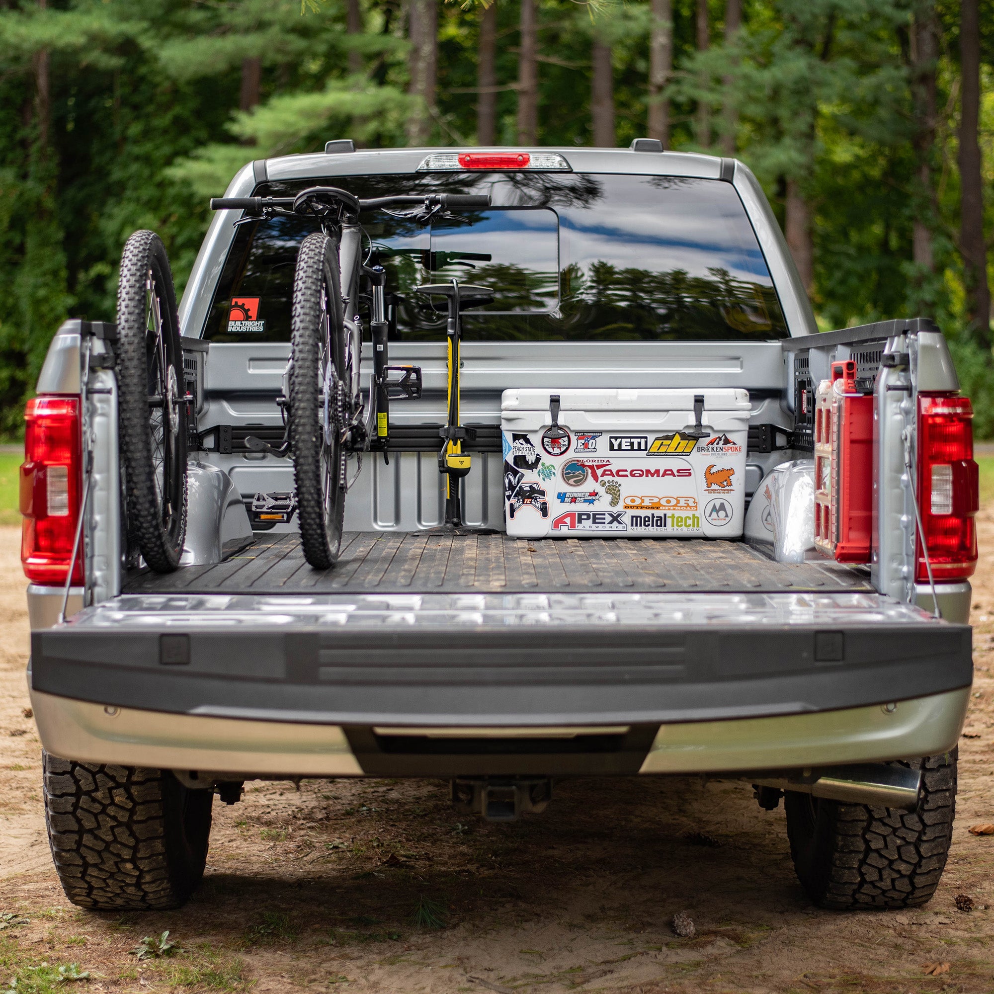 Bulkhead Accessory Rail System | Ford F-150 & Raptor, 5.5ft Bed (2015+)